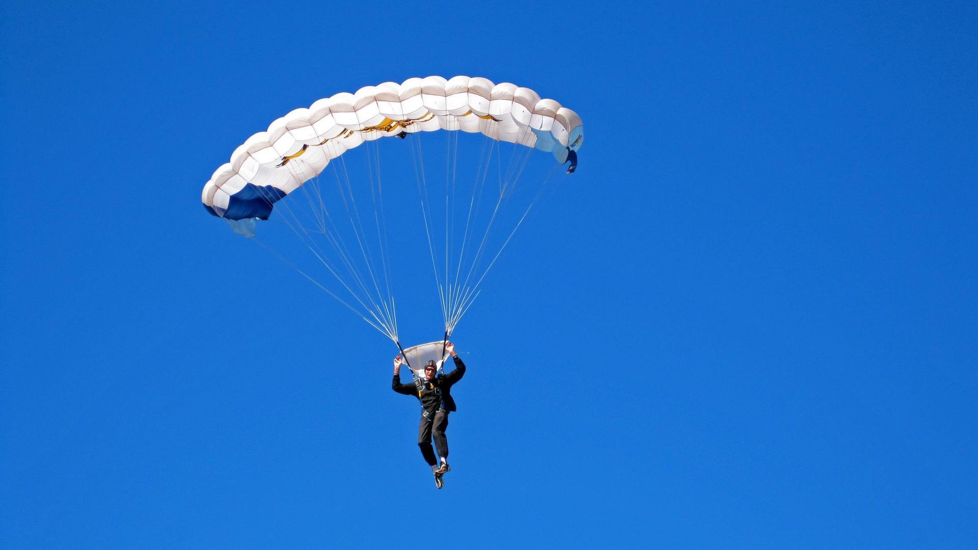 赛季冲刺：谁能实现“逆袭奇迹”？