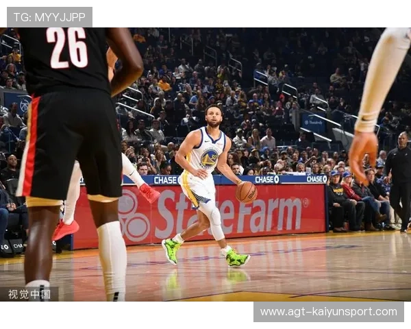 库里超远三分点燃反击,勇士客场逆转开拓